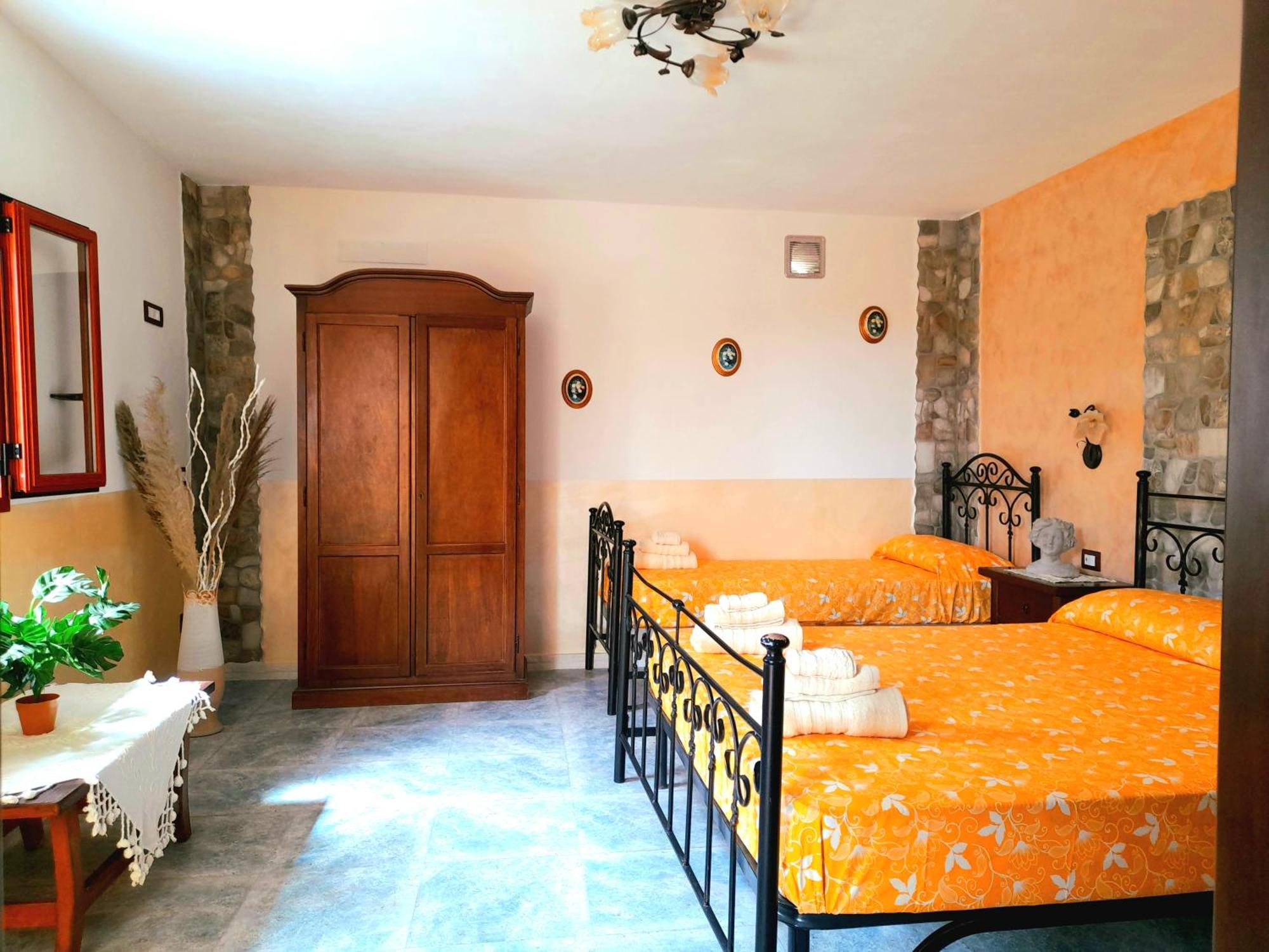 Parco Esmeralda - Family Residence E Breakfast Marina di Camerota Rum bild